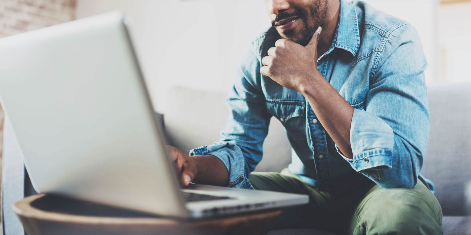 privacy policy being viewed on laptop