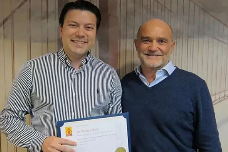 dr beck with dr zuccelli award